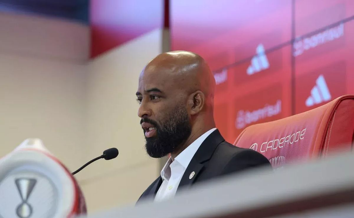 Fabinho Soldado cita Rodrigo Garro em apresentação de reforço do Inter no Beira-Rio