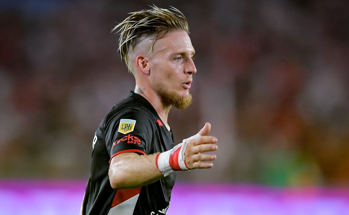 Santos não deve avançar por Ascacibar e continua buscando um novo volante no mercado