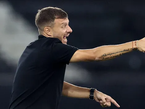 Anselmi não se cala e defende Arthur Cabral no Botafogo