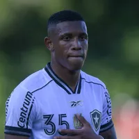 Apesar da sondagem do Palmeiras, Danilo permanece no Botafogo
