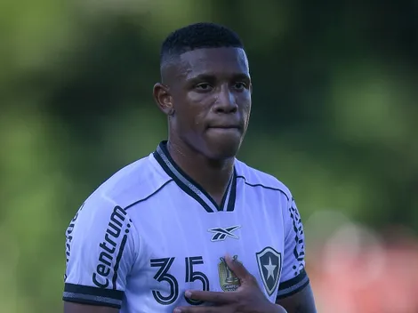 Apesar da sondagem do Palmeiras, Danilo permanece no Botafogo