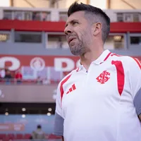 Antes de encarar o Grêmio, Pezzolano indica postura do Inter no Gre-Nal 449