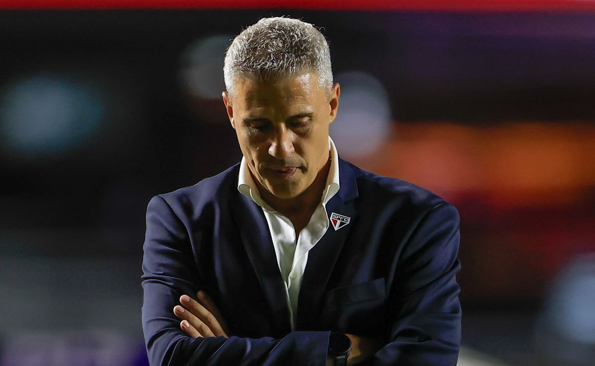 Hernán Crespo ‘balança’ no cargo, e possível demissão vira pauta após derrota para a Portuguesa