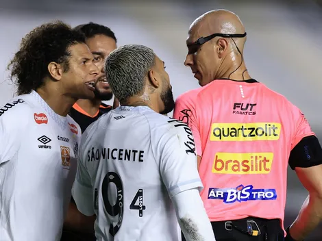 FPF afasta árbitro de Santos x Corinthians após polêmicas na Vila