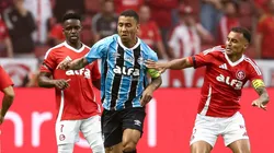 Marcos Rocha, lateral-direito do Grêmio em partida pelo campeonato brasileiro (Foto: Pedro H. Tesch/Getty Images)