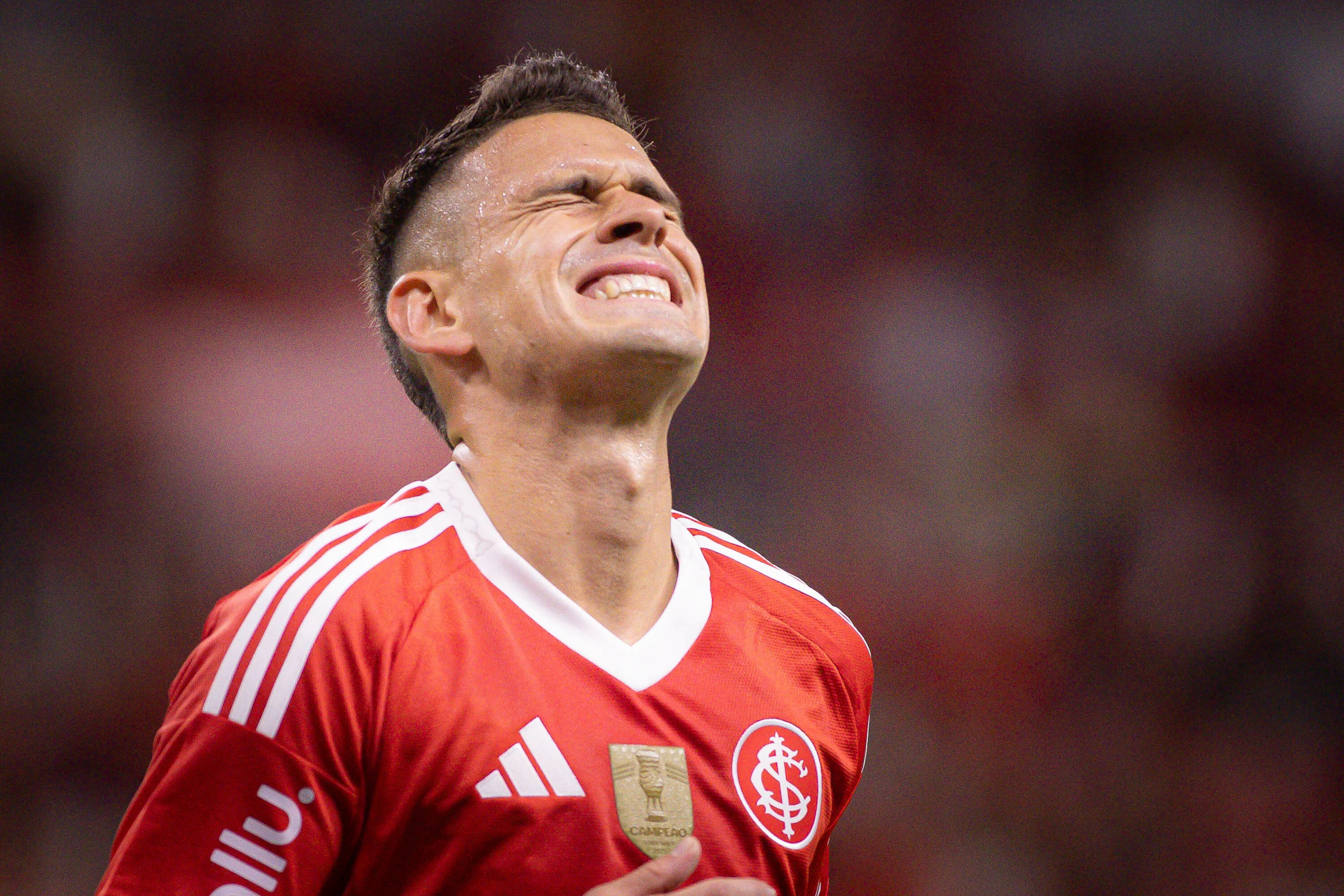 Com vínculo até 2028 no SCI, Borré desperta interesse do futebol mexicano nesta janela – Foto: Maxi Franzoi/AGIF