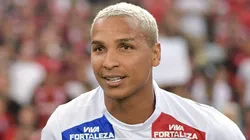 Deyverson em campo pelo Fortaleza. Foto: Thiago Ribeiro/AGIF