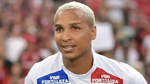 Deyverson em campo pelo Fortaleza. Foto: Thiago Ribeiro/AGIF