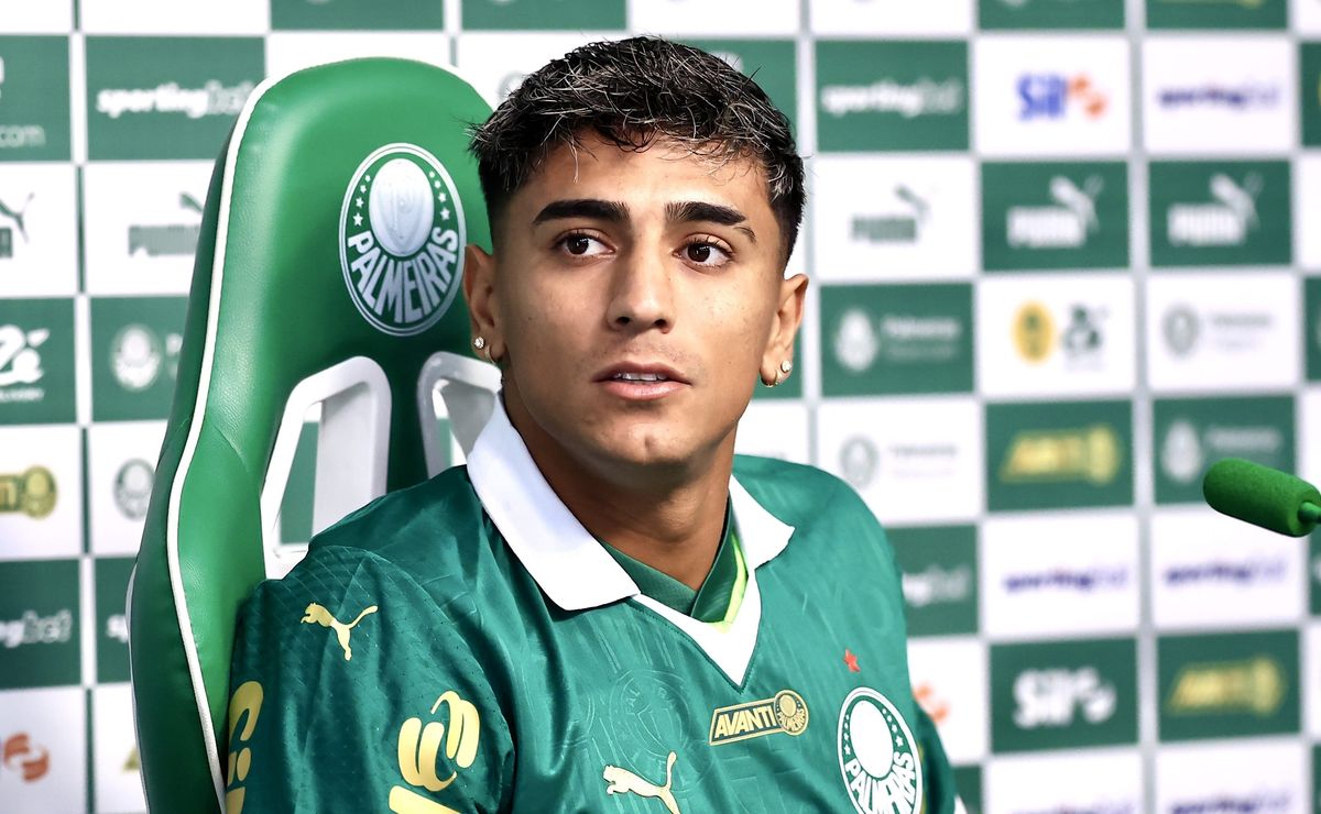 Palmeiras oficializa venda de Facundo Torres e vê negócio dar prejuízo financeiro ao clube