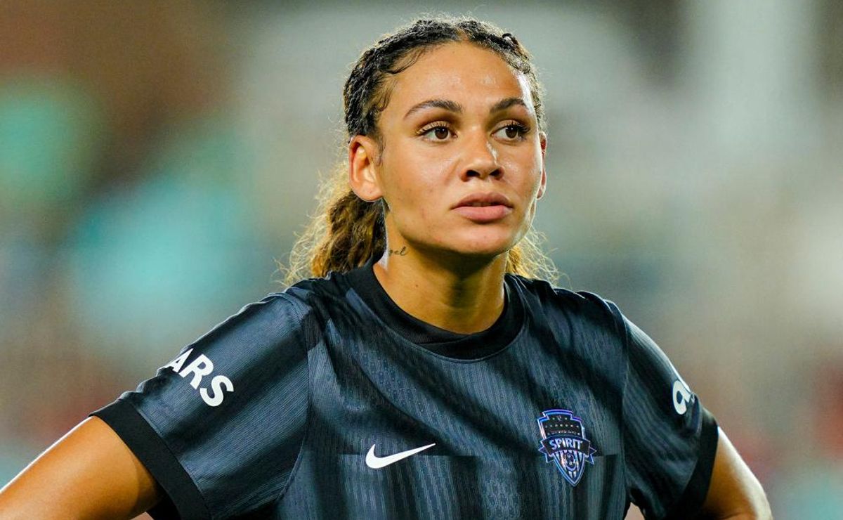 Trinity Rodman entra para a história e assina maior contrato do futebol feminino mundial