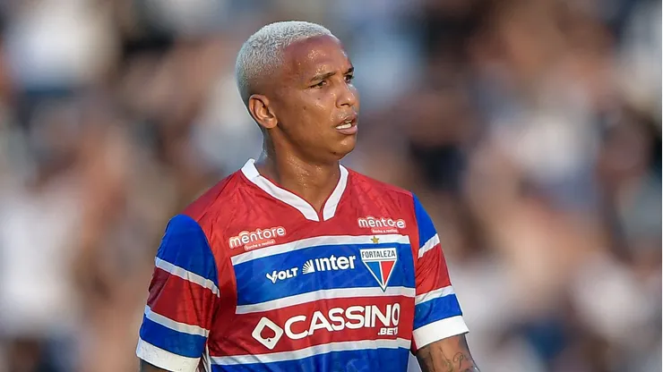 Deyverson jogador do Fortaleza durante partida contra o Botafogo no estadio Engenhao pelo campeonato Brasileiro A 2025. Foto: Thiago Ribeiro/AGIF
