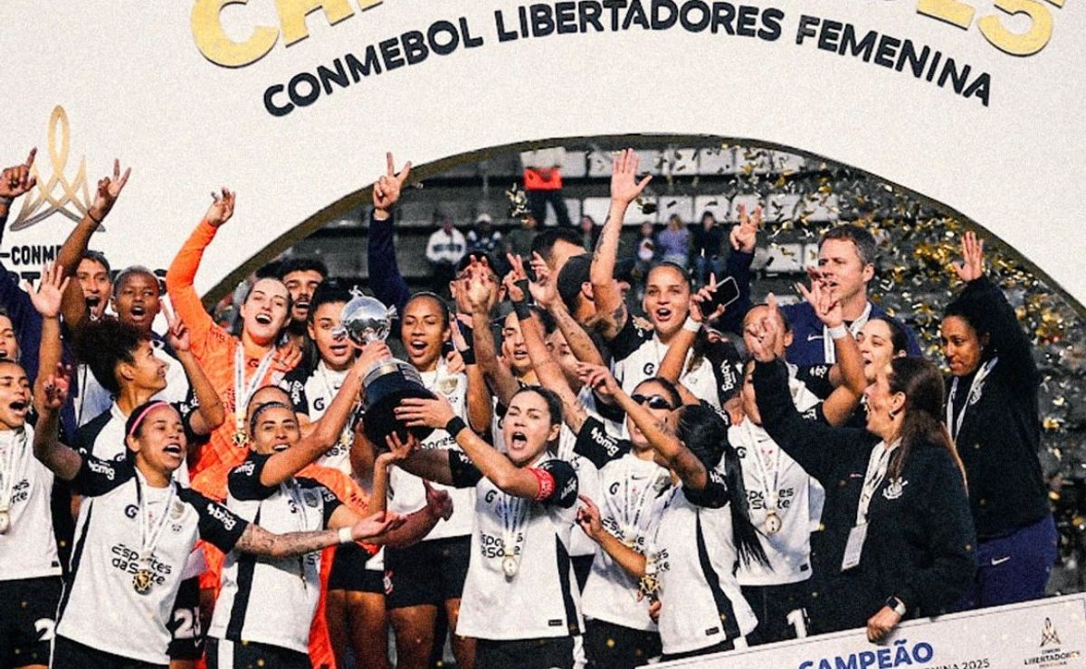 Corinthians quita salários do feminino, mas mantém dívida milionária em premiações