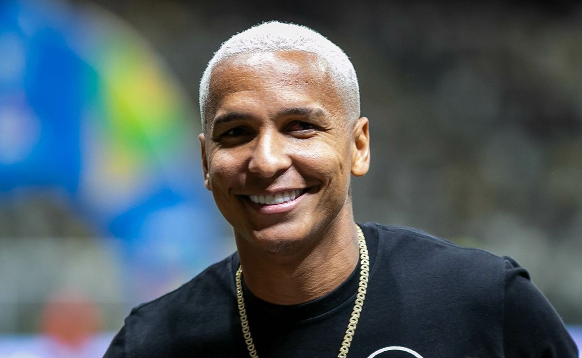 Vasco contata Deyverson que pode chegar de graça após atacante rescindir com o Fortaleza