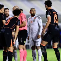 Sálvio Spínola aponta Corinthians prejudicado contra o Santos