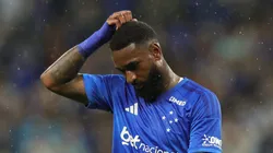 Gerson com a camisa do Cruzeiro.