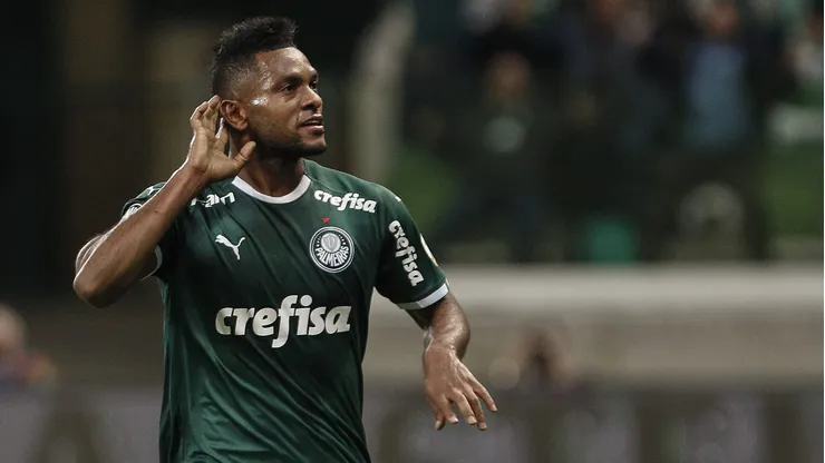 Miguel Borja em campo pelo Palmeiras. (Photo by Miguel Schincariol/Getty Images)