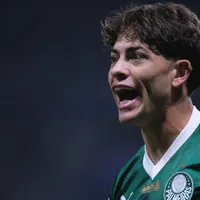 Giay toma decisão sobre futuro no Palmeiras e sinaliza permanência