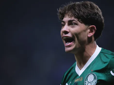 Giay toma decisão sobre futuro no Palmeiras e sinaliza permanência