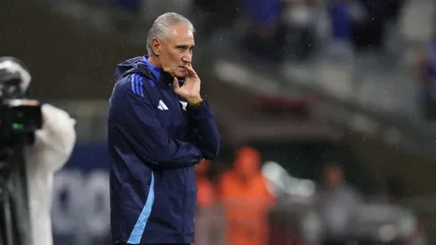 MG – BELO HORIZONTE – 22/01/2026 – MINEIRO 2026, CRUZEIRO X DEMOCRATA – Tite tecnico do Cruzeiro durante partida contra o Democrata no estadio Mineirao pelo campeonato Mineiro 2026. Foto: Gilson Lobo/AGIF