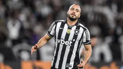 Arthur Cabral é a esperança do Botafogo contra o Bangu - Foto: Thiago Ribeiro/AGIF
