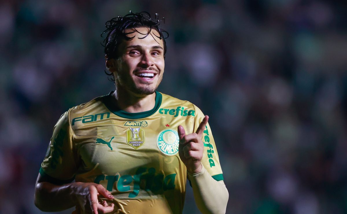 Raphael Veiga vira trunfo do Palmeiras no Choque-Rei e carrega peso decisivo em clássicos