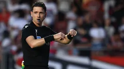 SP - SAO PAULO - 05/10/2025 - BRASILEIRO A 2025, SAO PAULO X PALMEIRAS - O arbitro Ramon Abatti Abel durante partida entre Sao Paulo e Palmeiras no estadio Morumbi pelo campeonato Brasileiro A 2025. Foto: Marcello Zambrana/AGIF