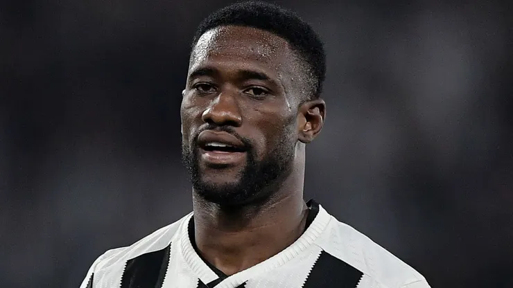 Bastos segue fora no Botafogo e estreia adiada expõe ano inteiro sem jogar - Thiago RibeiroAGIF