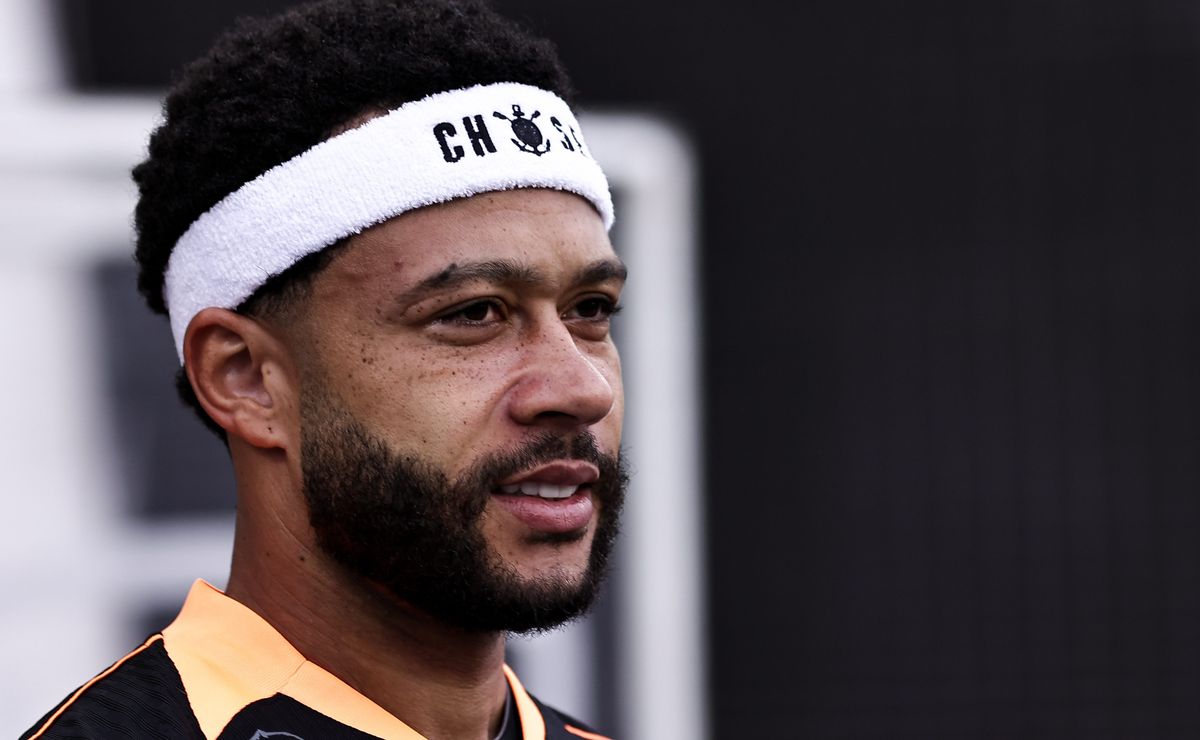 Memphis Depay adota cautela contra Flamengo e Corinthians corre contra o tempo na Supercopa Rei