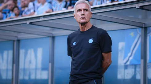 Luís Castro tem problemas no Grêmio para o Gre-Nal 449 – Foto: Maxi Franzoi/AGIF