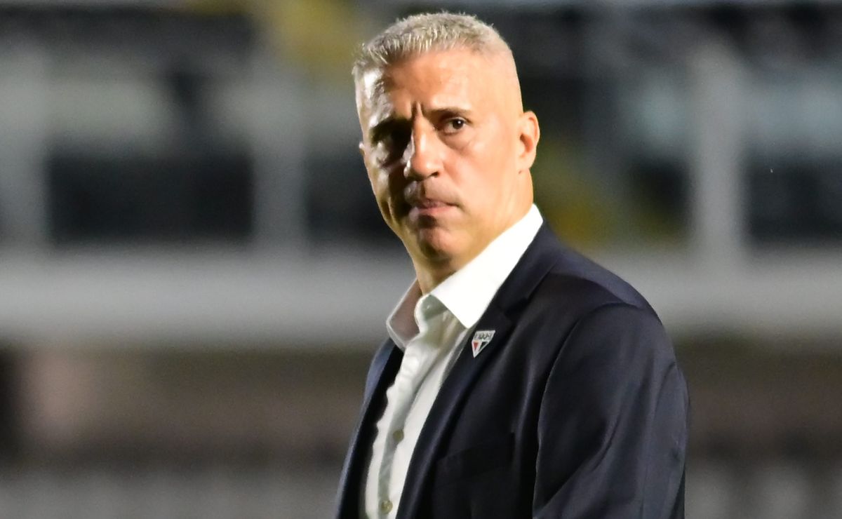 São Paulo enfrenta o Palmeiras e Crespo busca melhorar seu aproveitamento em clássicos