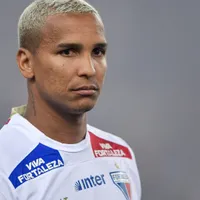 Deyverson recebe proposta da LDU e pode deixar o Brasil