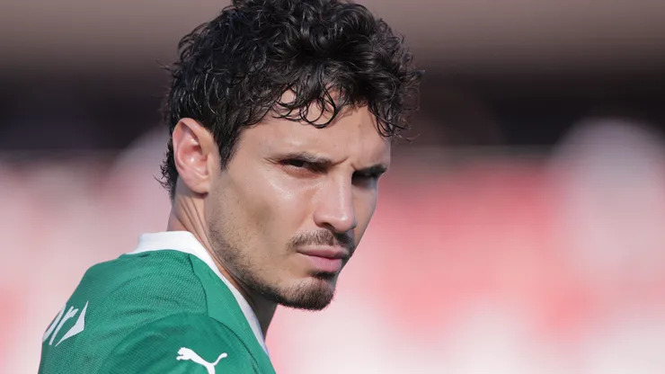 Raphael Veiga vive indefinição de saída.