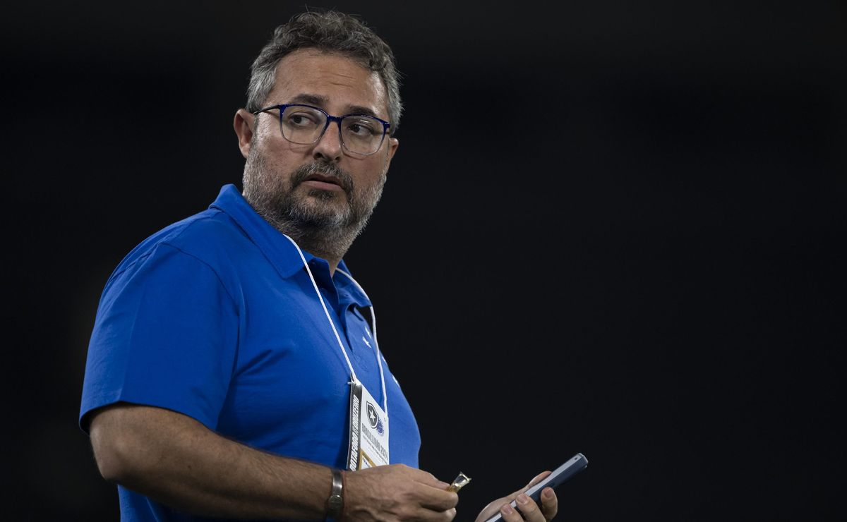 Santos não desiste, deseja fechar com um volante e um ponta-esquerda após rendimento recente no Paulistão