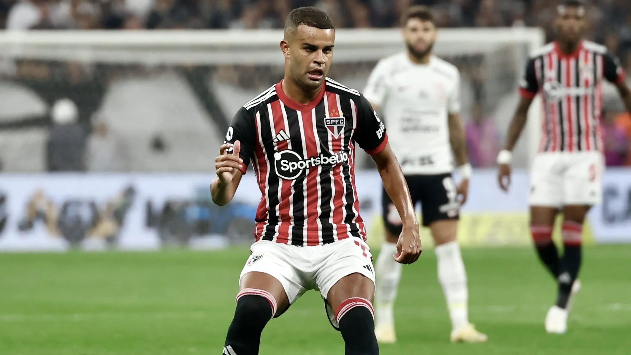 Alisson. Foto: Marcello Zambrana/AGIF