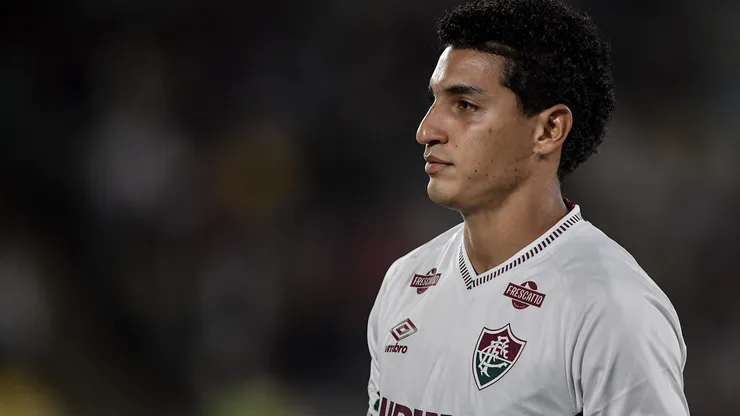 Fuentes, jogador do Fluminense, durante partida contra o Corinthians no estadio Maracana pelo campeonato Brasileiro A 2025. Foto: Thiago Ribeiro/AGIF