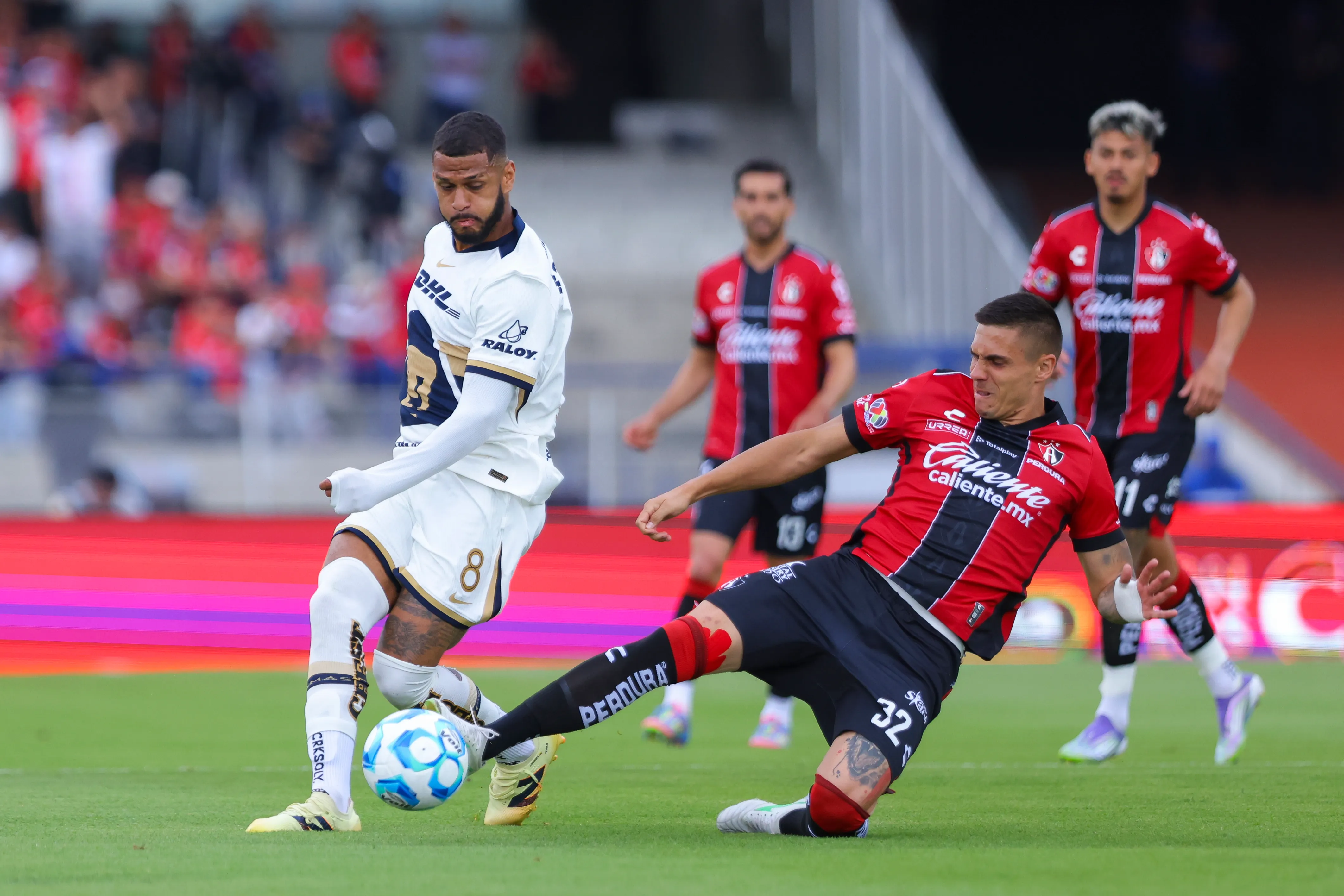 Caicedo em ação com a camisa do Pumas. Photo by Agustin Cuevas/Getty Images