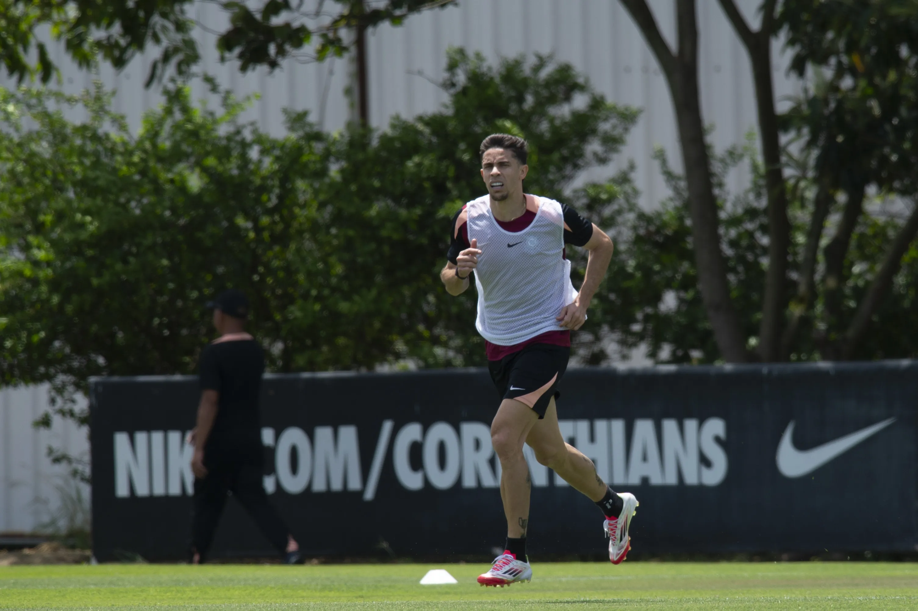 GABRIEL PAULISTA jogador do Corinthians durante treino no Centro de Treinamento CT Joaquim Grava. Foto: Anderson Romao/AGIF