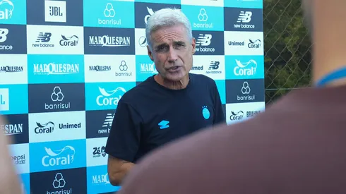 Luís Castro, técnico do Grêmio em entrevista coletiva no CT Luiz Carvalho (Foto: Lucas Uebel / Grêmio)