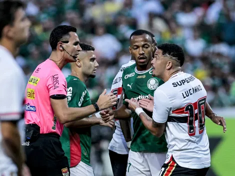 São Paulo pede falta em Maik no gol do Palmeiras