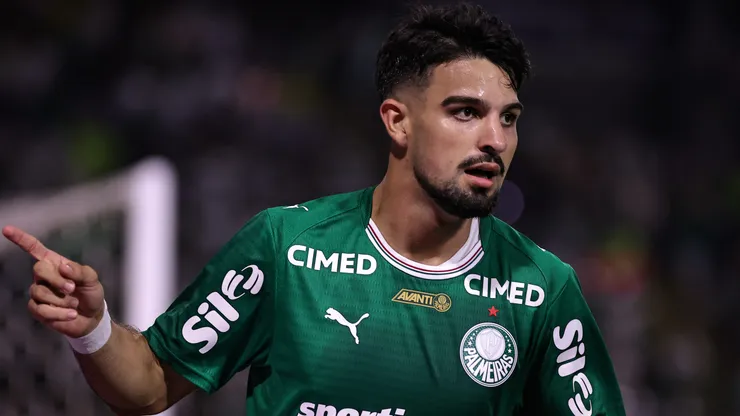 Flaco Lopez jogador do Palmeiras comemora seu gol durante partida contra o Mirassol. Foto: Fabio Giannelli/AGIF