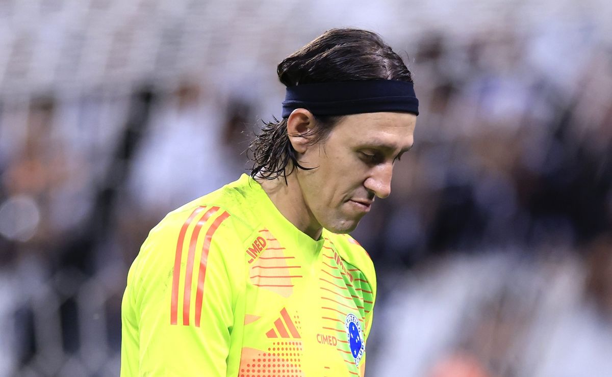 Cássio se recupera de lesão e deve ser titular em Atlético-MG x Cruzeiro, revela  Samuel Venâncio