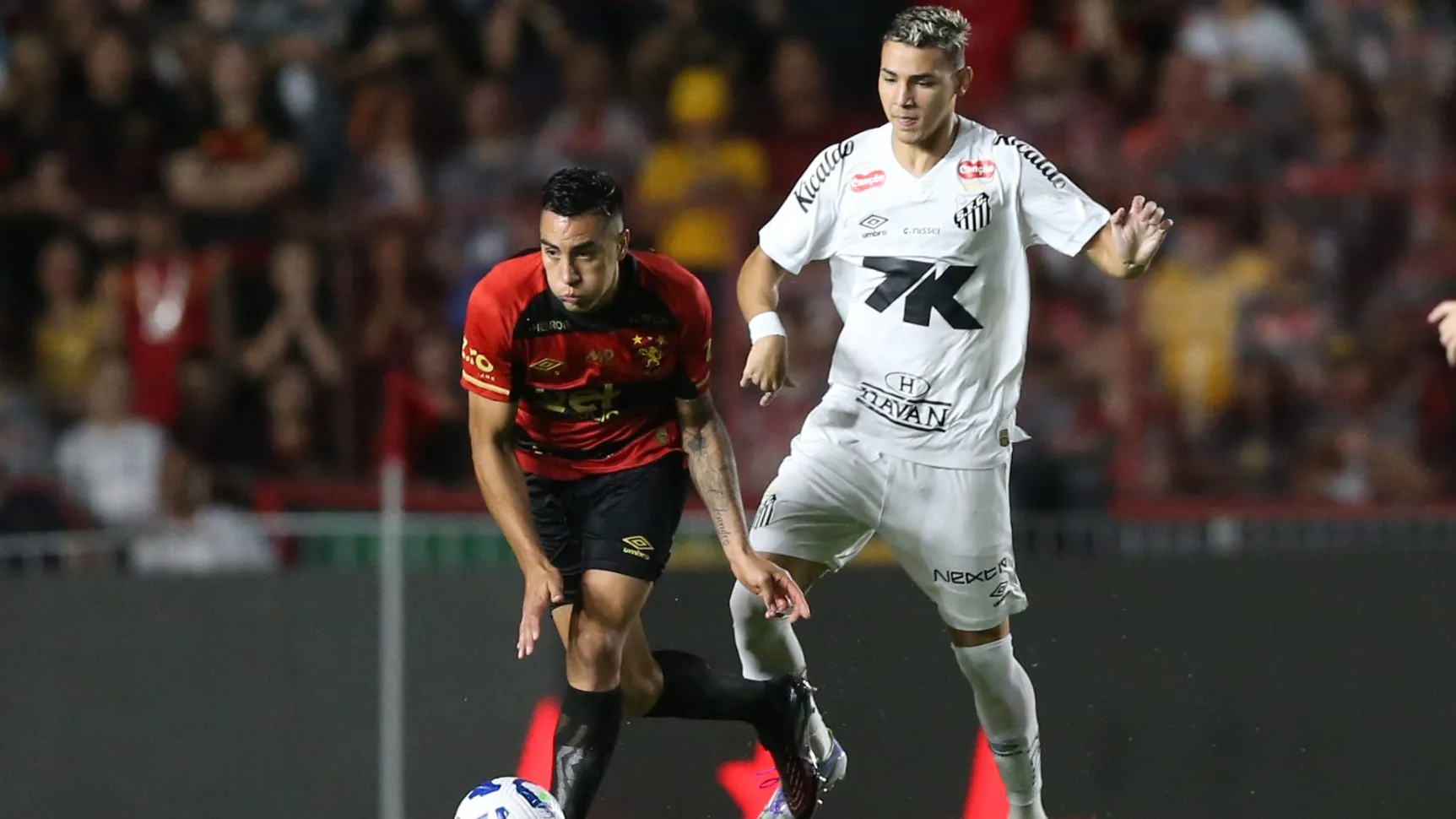 Deivid Washington, ex-jogador do Santos durante a partida entre Sport e Santos no Estadio da Ilha do Retiro em Recife (PE), pelo campeonato brasileiro Serie A. Foto: Marlon Costa/AGIF
