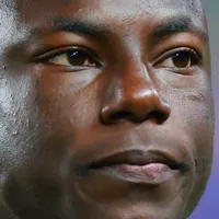 Hinestroza desembarca no RJ e revela detalhes do acerto com o Vasco