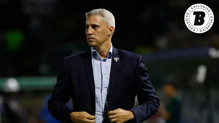 Crespo na beira do campo - Foto: Rubens Chiri/Saopaulofc.net