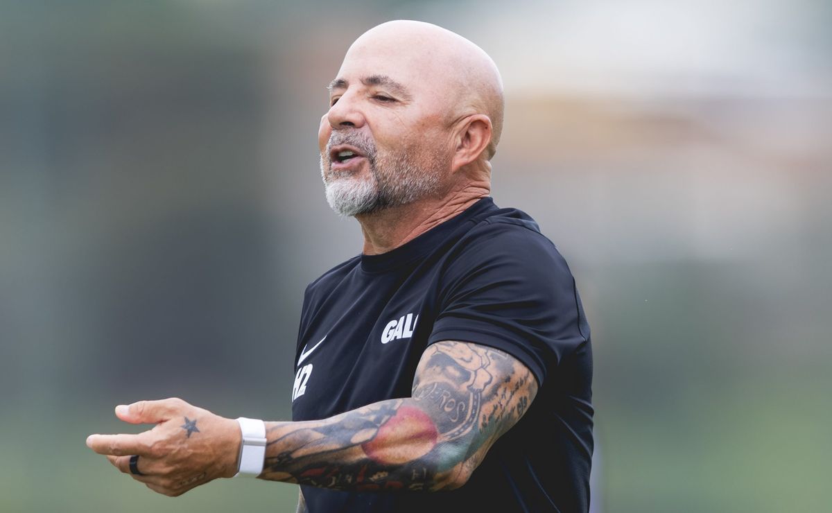 Sampaoli prepara mudança drástica e pode alterar jogadores em todos os setores contra o Cruzeiro