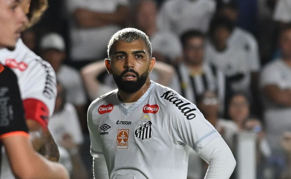 Santos enfrenta defesa invicta do Bragantino em duelo que testa ataque no Paulistão