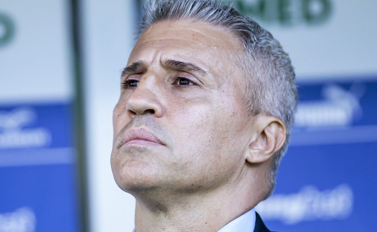 Crespo cita o Santos e admite preocupação com o rebaixamento do São Paulo no Paulistão