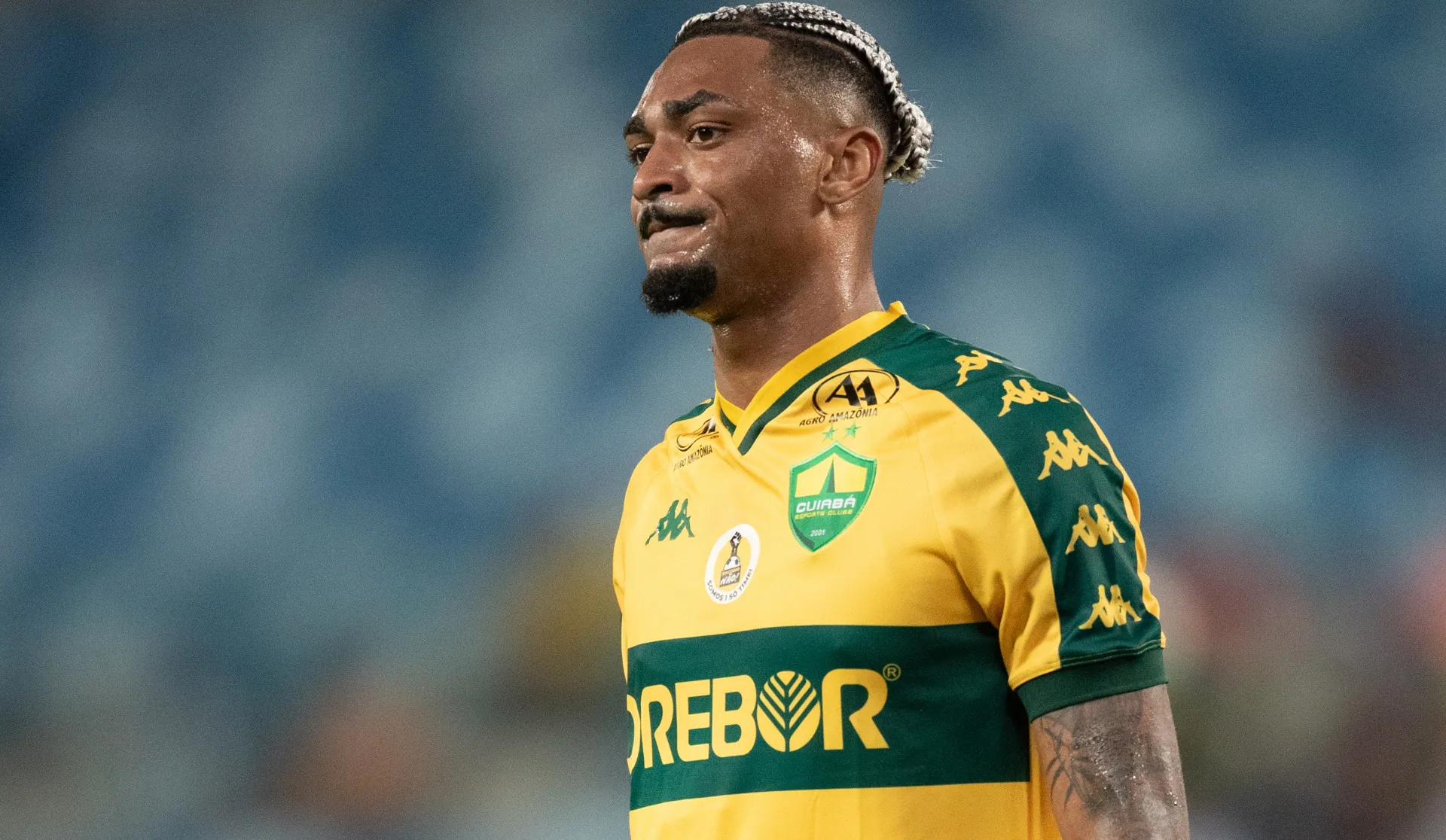 Derik Lacerda é um dos alvos do Internacional no mercado da bola – Foto: Gil Gomes/AGIF