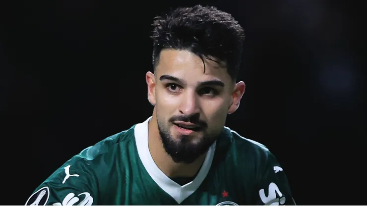 Flaco López em ação com a camisa do Palmeiras