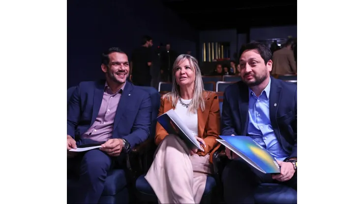 Samir Xaud, Cris Gambaré e Arthur Elias durante convocação. Foto: Livia Villas Boas/CBF
